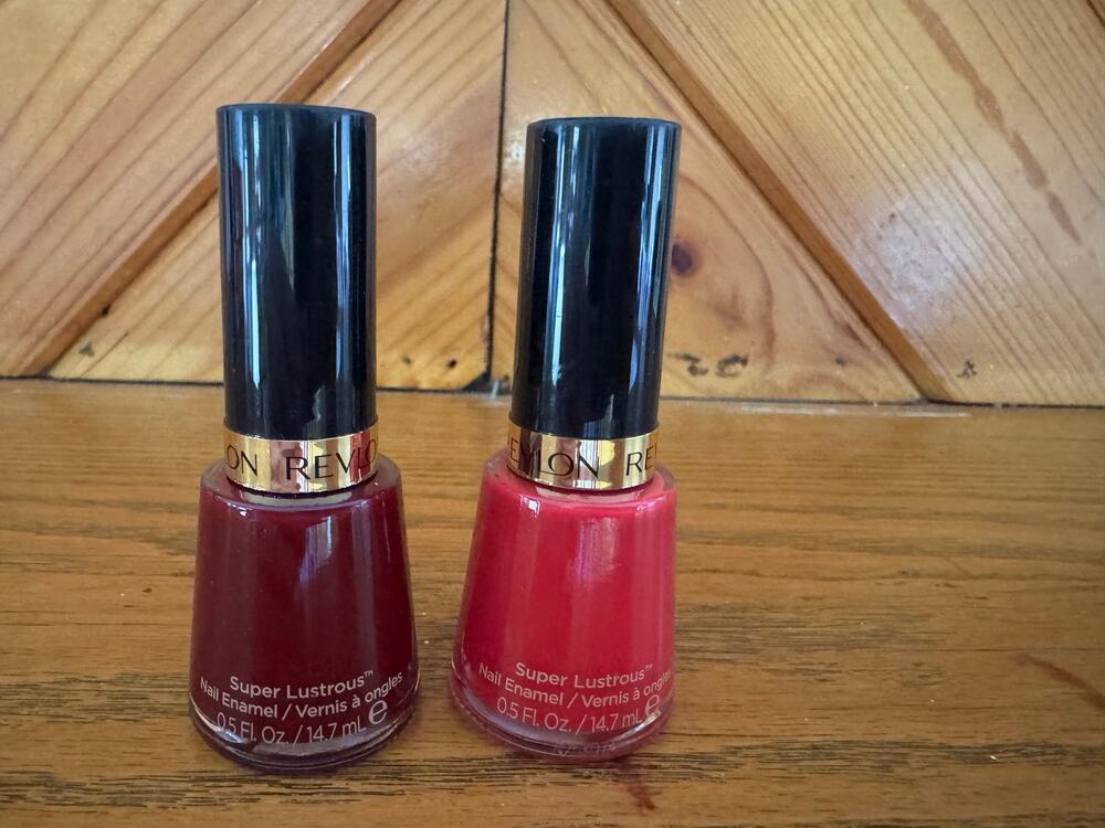 NWT Revlon Super Lustrous Nail Polish Valentine Revlon Red Lot (Retail $13)